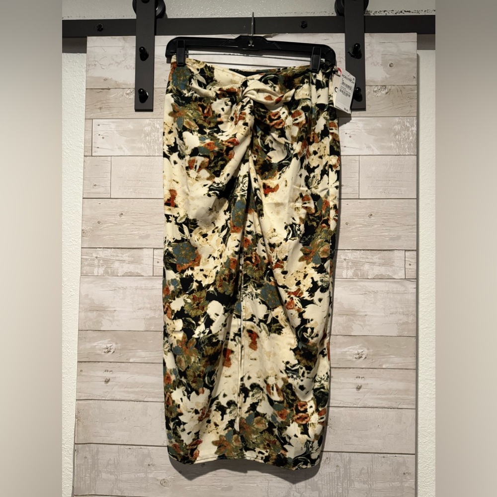 Open Edit Skirt S Slit up Front NWT